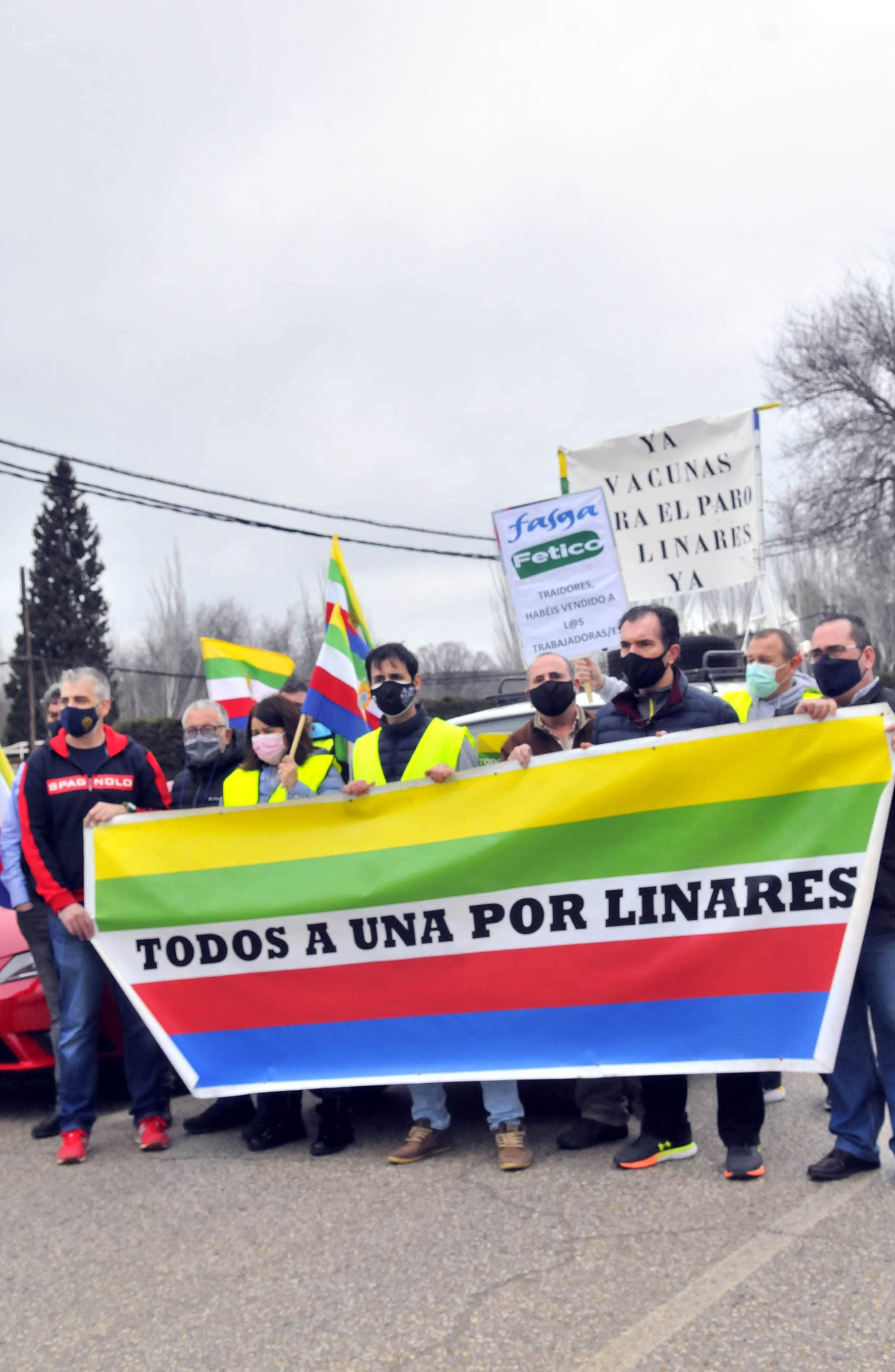 Fotos Linares sale a la calle para apoyar a los trabajadores de